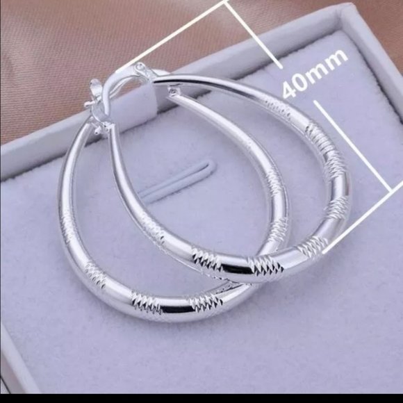 New 925 Silver Engraved Statement Hoop Earrings - Picture 5 of 5